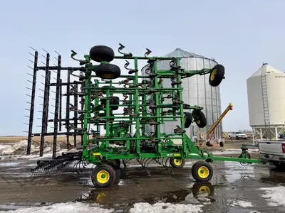 56ft John Deere 2210 Field Cultivator Single Point Depth Control 6 Inch Spacing 200lb TruPosition Tr...