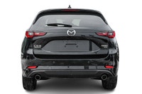 Nouvel Arrivage! La Mazda CX-5 Signature 2023 est un VUS intermédiaire raffiné et bien adapté aux be... (image 4)