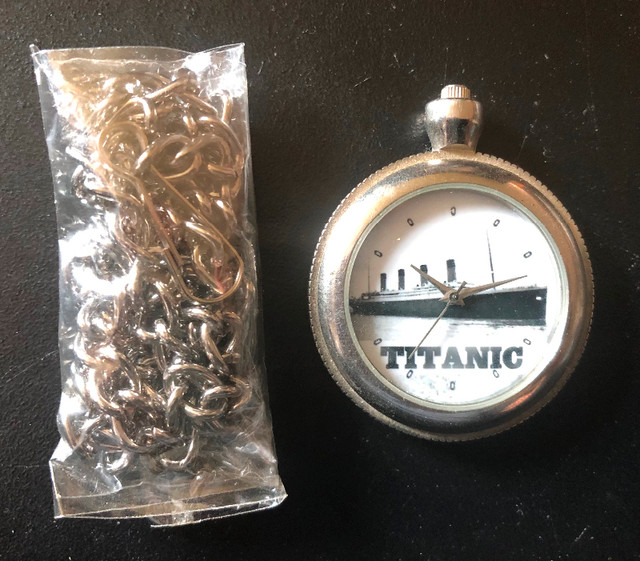 TITANIC POCKET WATCH AND CHAIN in Jewellery & Watches in Timmins