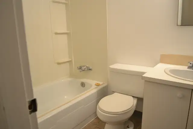 Lakeview Manor - 1 Bedroom 1 Bath Apartment for Rent in Long Term Rentals in Whitehorse - Image 8