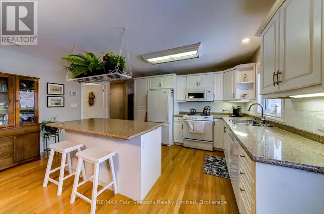 8 - 275 HURON STREET Clearview (Stayner), Ontario in Houses for Sale in Oakville / Halton Region - Image 10