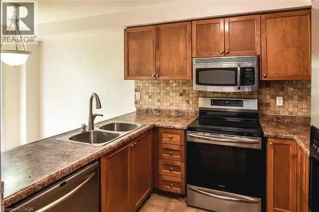 37 CORNERSTONE Drive 10th Line Shore, Ontario in Long Term Rentals in Hamilton - Image 15