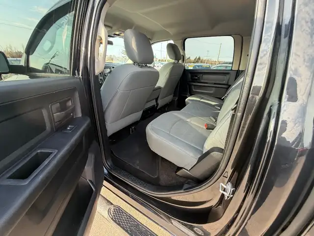 2017 Ram 1500 EXPRESS in Cars & Trucks in Summerside - Image 17