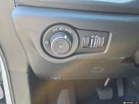 This Chrysler Pacifica has a dependable Regular Unleaded V-6 3.6 L/220 engine powering this Automati... (image 8)
