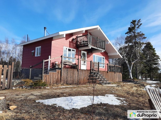$355,000 - 1 1/2 Storey in Port-Cartier (Rivière-Pentecôte) — photo 2