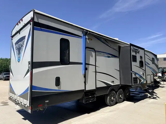 2019 Forest River VENGEANCE 377 V in Travel Trailers & Campers in St. Albert - Image 8