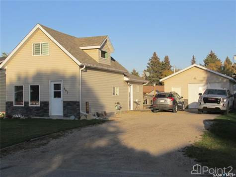 807 Centre STREET in Houses for Sale in Nipawin - Image 3