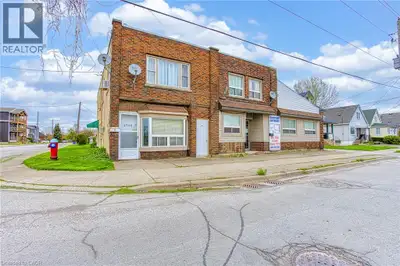 Exceptional Investment Opportunity in the Heart of Niagara Falls! Welcome to 4727-4729 Ferguson Stre...