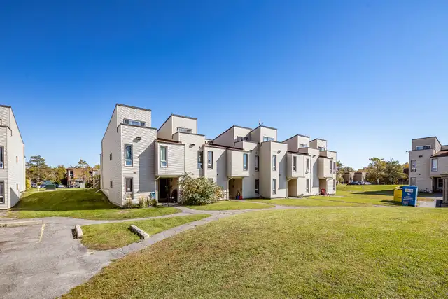 2 Bedroom Apartment for Rent - 3528-3532, 3550 & 3590 Downpatric