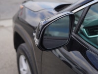KEY FEATURES: ALLOY WHEELS | BLINDSPOT | KEYLESS ENTRY | POWER SEATS | MEMORY SEATS | HEATED SEATS A... (image 9)