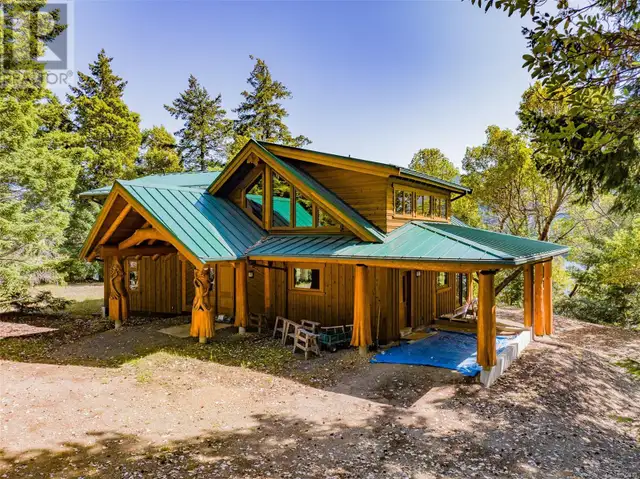 1100 Keith Rd Qualicum Beach, British Columbia in Houses for Sale in Parksville / Qualicum Beach - Image 7