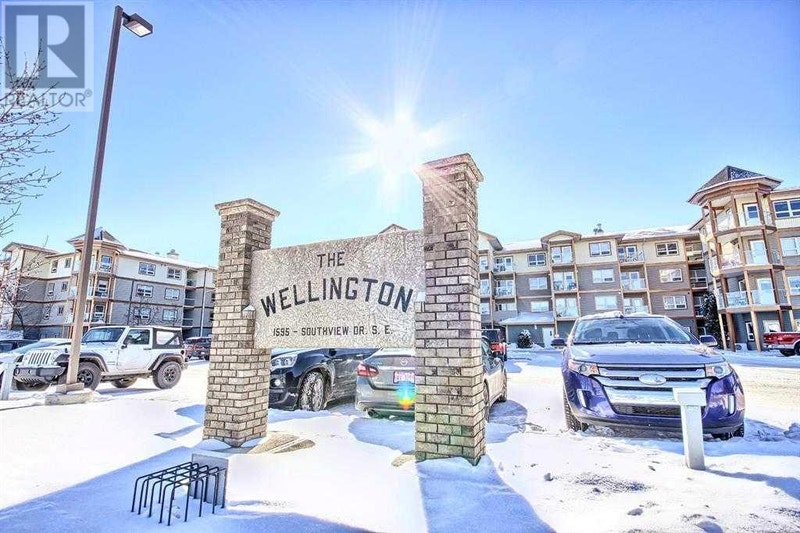 215, 1595 Southview Drive SE Medicine Hat, Alberta Condos for Sale