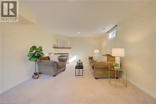 79 GAY Crescent Kitchener, Ontario in Houses for Sale in Kitchener / Waterloo - Image 17