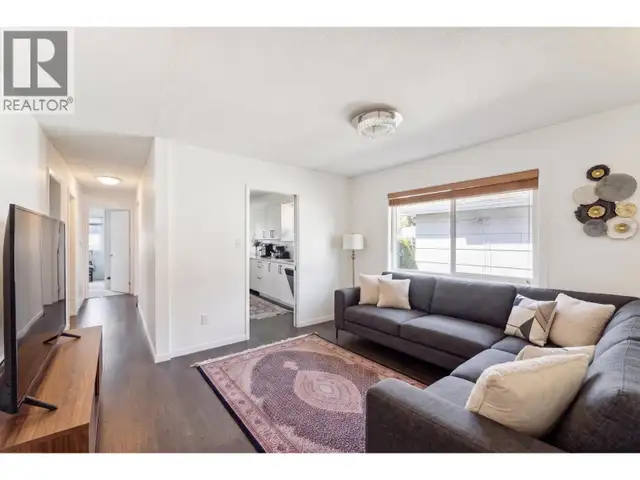 1949 MAHON AVENUE North Vancouver, British Columbia in Houses for Sale in North Shore - Image 11