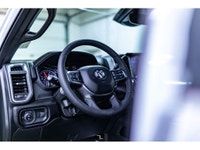 **ONE OWNER - ACCIDENT FREE** ORIGINAL FACTORY PRICE $98,555 178 KM This 2025 Ram 2500 4x4 Crew Cab... (image 9)