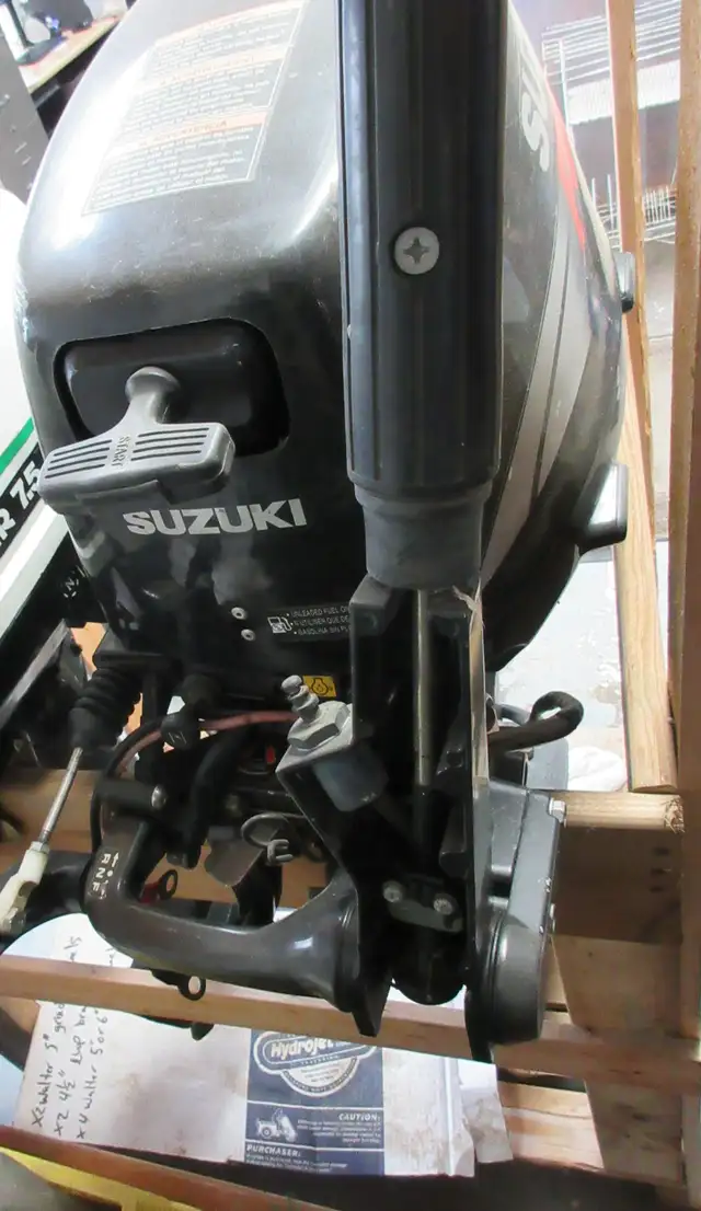 15 HP Suzuki Four Stroke Outboard motor in Powerboats & Motorboats in Prince Albert - Image 5