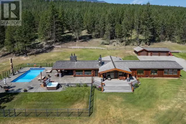 2175 WESTSIDE Road Invermere, British Columbia in Houses for Sale in Revelstoke - Image 7