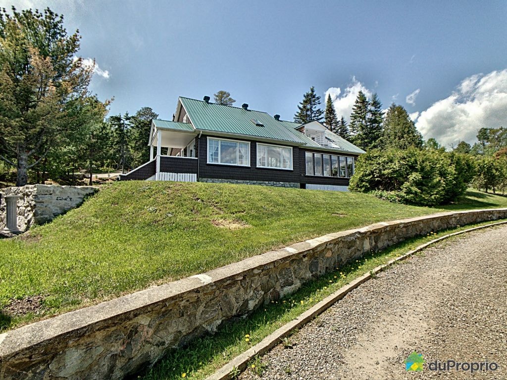 $850,000 - 2 Storey for sale in La Malbaie (Pointe-Au-Pic) — photo 1