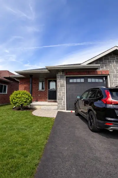 5 McIntosh Rd., Quinte West, ON Available June 1, 2026 $2,695 + utilities (Gas, Hydro, Water/Sewer)...