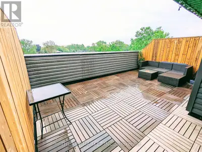 208 - 760 LAKESHORE ROAD E Mississauga (Lakeview), Ontario