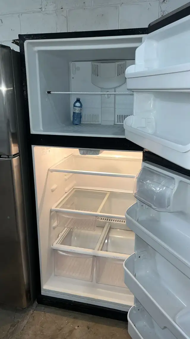 Frigidaire Stainless Stell 30” Refrigerator Fully Tested in Refrigerators in Kitchener / Waterloo - Image 4