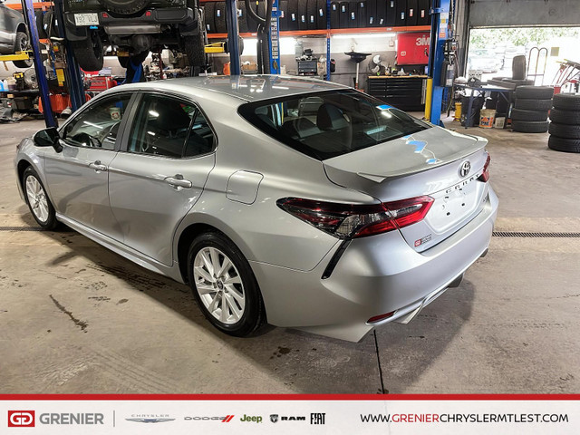 2024 Toyota Camry dans Autos et camions  à Ville de Montréal - Image 4