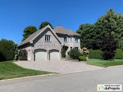 Construction 2006 de qualité supérieure par le Groupe Demontigny Secteur tranquille et recherché Boi...