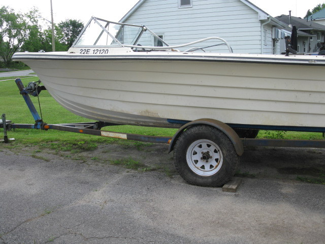 FISHING AND/OR SKI BOAT WITH TRAILER in Powerboats & Motorboats in Belleville