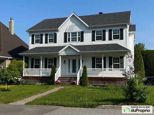 $985,000 - 2 Storey for sale in St-Augustin-De-Desmaures — photo 1