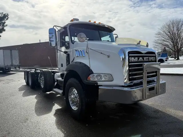 2009 Mack GU813 Granite Cab and Chassis with SPIF Axle, Allison  in Heavy Trucks in Oakville / Halton Region - Image 23
