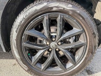 This Land Rover Range Rover Velar has a dependable Intercooled Turbo Premium Gasoline I-4 2.0 L/122... (image 6)