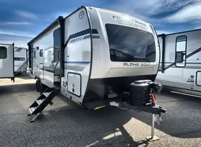 The Alpha Wolf 2500RL packs a lot of great features for couples or small families, combining comfort...