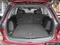 Welcome to Barrie Dodge Chrysler Jeep. VELVET RED PEARL,TIRES: 265/50R20 A/S PERFORMANCE,WHEELS: 20... (image 7)