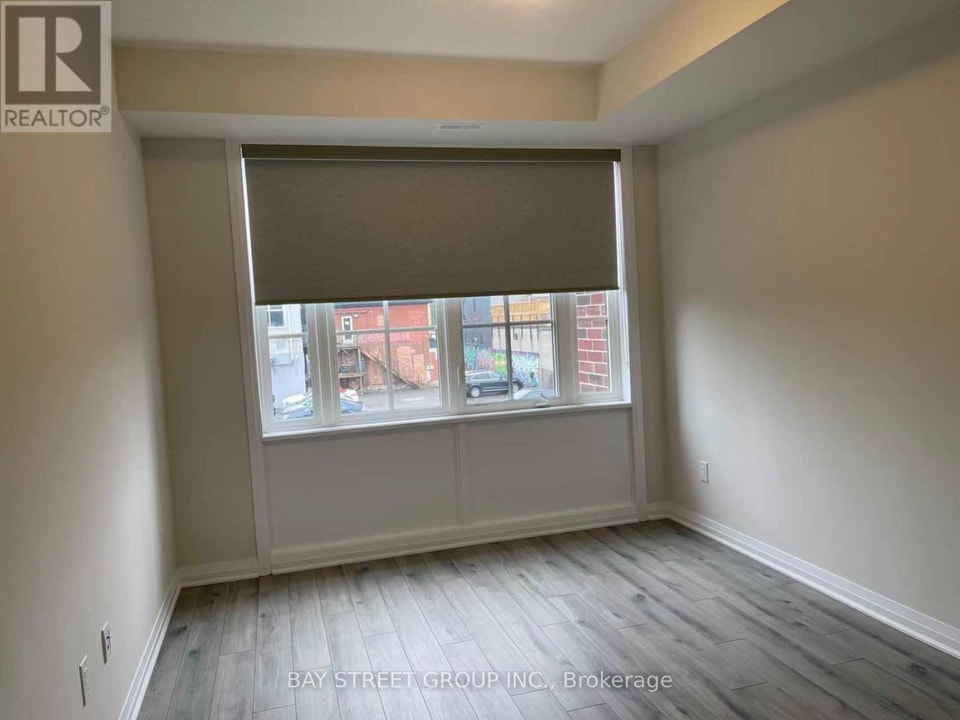 205 - 12 BLANSHARD STREET Hamilton (Kirkendall), Ontario 5