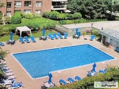 Condo avec vue panoramique magnifique sur le centre-ville de Montréal et le mont Royal, situé au Con...