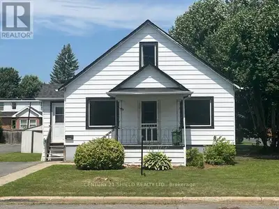 Charming 2 bedroom bungalow near all amenities. Welcome to this cozy 855 square foot bungalow offeri...