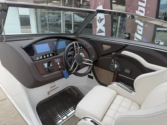 2019 Cobalt R7 Surf in Powerboats & Motorboats in Saskatoon - Image 40