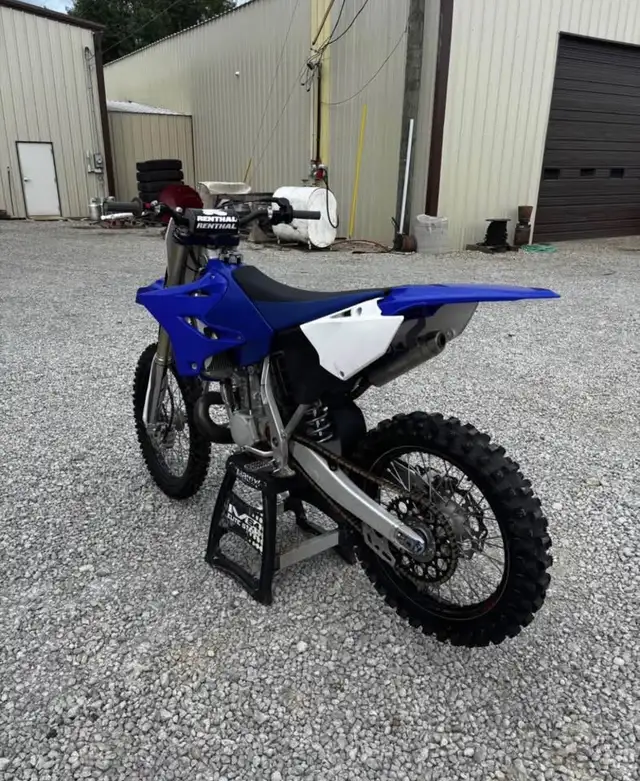 2021 YAMAHA YZ250-BLUE! in Dirt Bikes & Motocross in Thunder Bay - Image 6