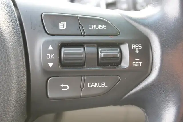 2019 KIA Sedona LX+ FWD for sale in Cars & Trucks in Comox / Courtenay / Cumberland - Image 27