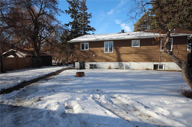 95 3rd Street NW Carman, Manitoba in Houses for Sale in Portage la Prairie - Image 4