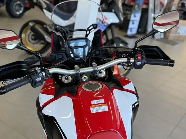 2017 HONDA African Twin ABS in Street, Cruisers & Choppers in St. Albert - Image 7