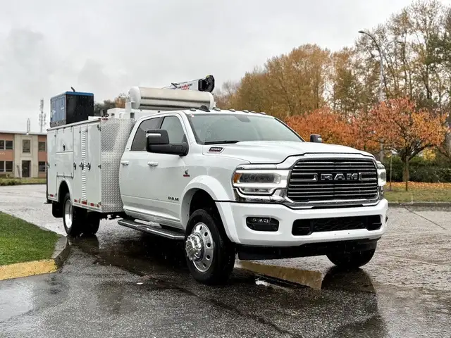 2024 Ram 5500 Heavy Duty Laramie 4x4 Crew Cab Cummins Service Tr in Heavy Trucks in Regina - Image 3