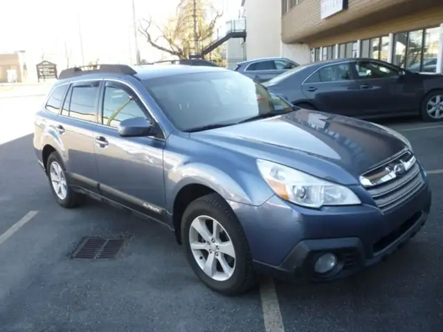 2014 Subaru Outback 4dr Wgn H4 Auto 2.5i Premium in Cars & Trucks in Calgary - Image 4
