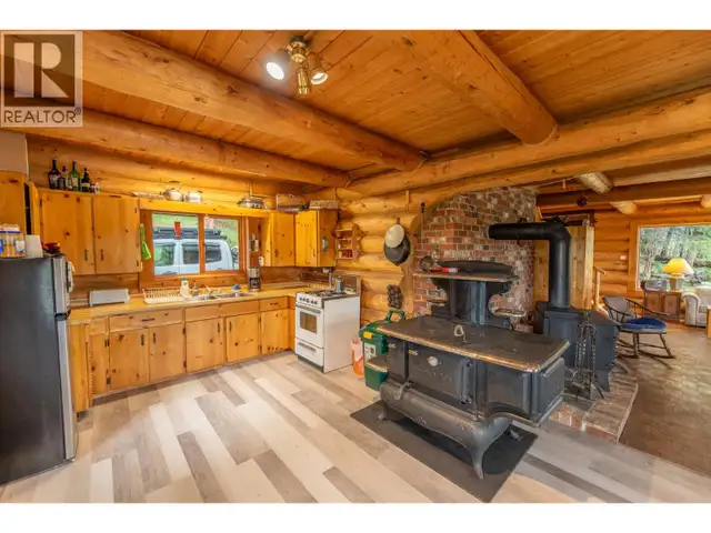 6425 BOULE YOUNG LAKE ROAD 70 Mile House, British Columbia in Houses for Sale in Kamloops - Image 12
