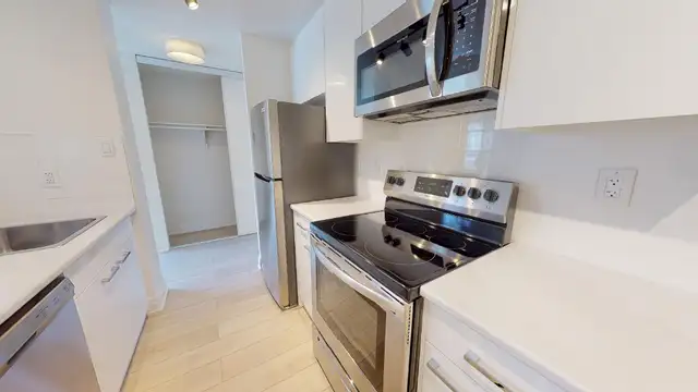 Apartment for Rent at Hanover Road, Brampton in Long Term Rentals in Mississauga / Peel Region - Image 9