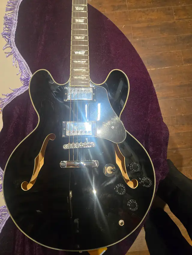 High Quality Rare Spec Guitars and Basses for Sale in Guitars in Mississauga / Peel Region - Image 7