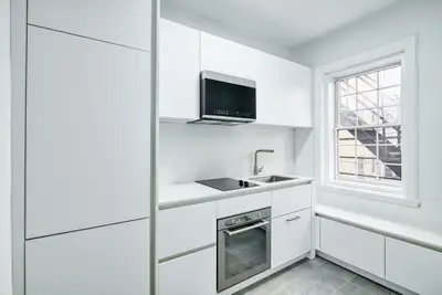 Semi-renovated Akelius studio apartment for rent. Located near Du Fort in the Downtown - Guy Concord...