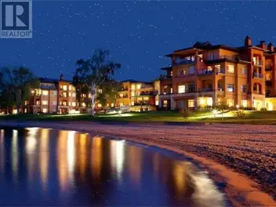 Osoyoos Lake 2 bedroom 2 bathroom Vacation Condo at Watermark Beach Resort!! This is an amazing prop...