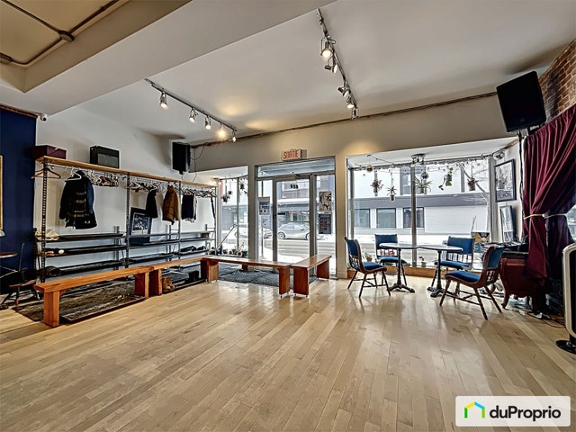 $729,000 - Taxes not included / lot included - Triplex for sale — photo 2
