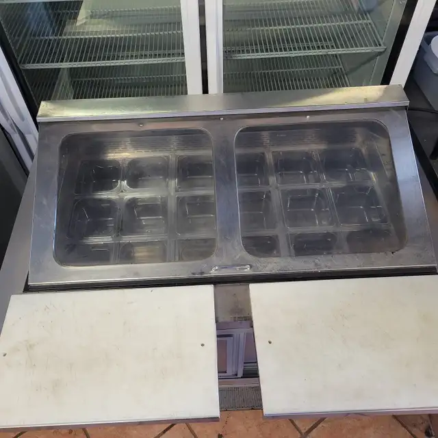 Refrigerated Sandwich / Salad / Food Prep Table (USED) 4ft & 5ft in Industrial Kitchen Supplies in City of Toronto - Image 8